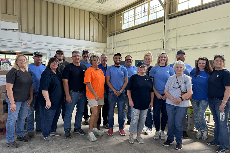 Large group of TVA volunteers